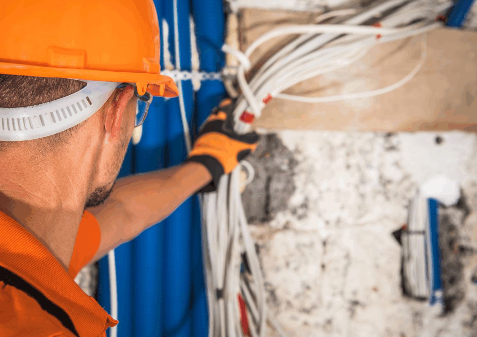 Instaladores eléctricos para particulares y empresas